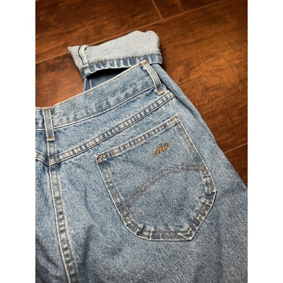 VIntage Chic High Rise Straight Leg Light Wash Mom Jean READ BELOW - Picture 8 of 8